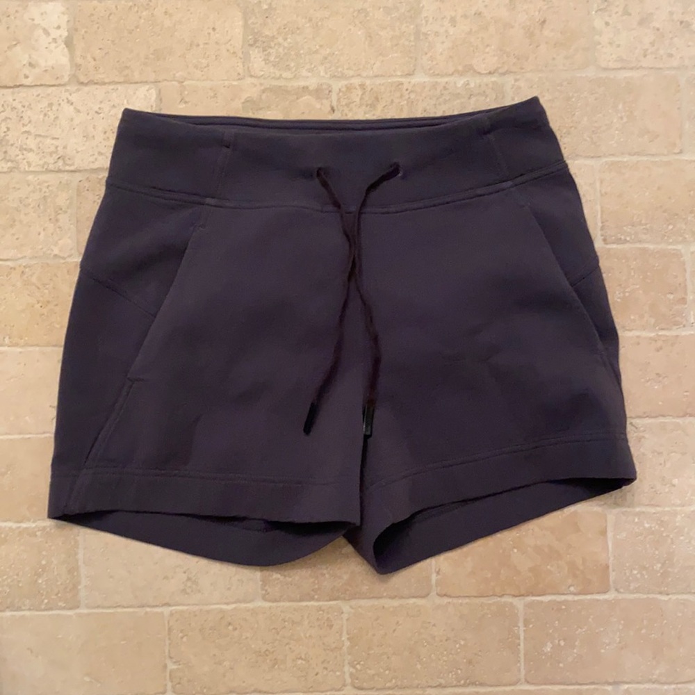 Charcoal/Blue soft lululemon shorts w/ drawstring
